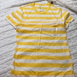 A yellow gap shirt